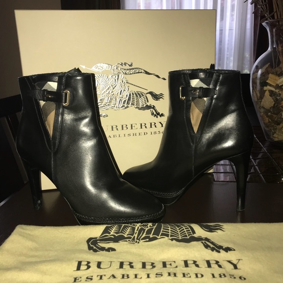 Authentic Burberry ankle boots - Picture 1 of 5